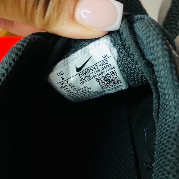 Men’s Nike AirMax - Picture 5 of 7